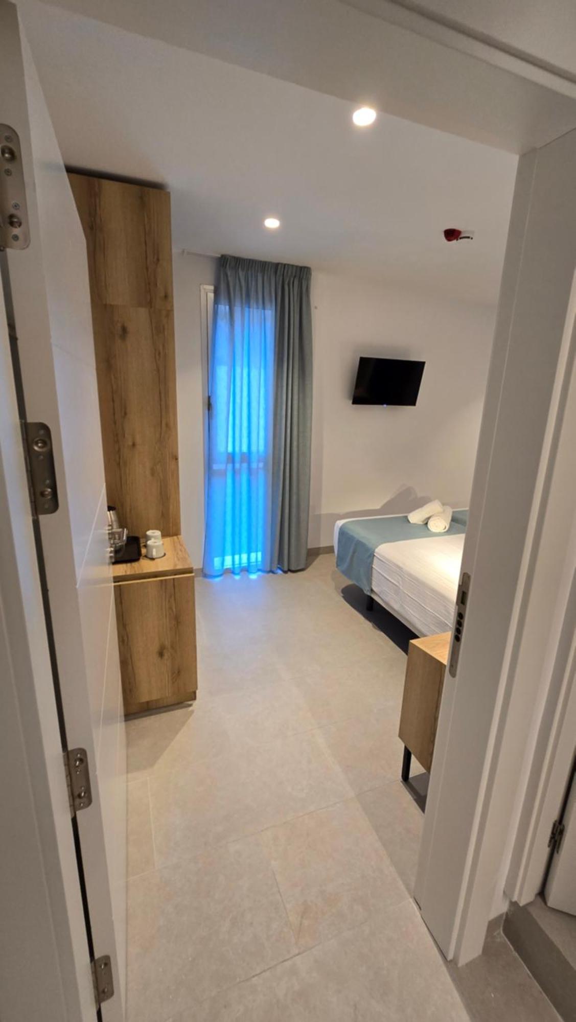Hostal Rambla 24 By Holihome Alicante Kültér fotó