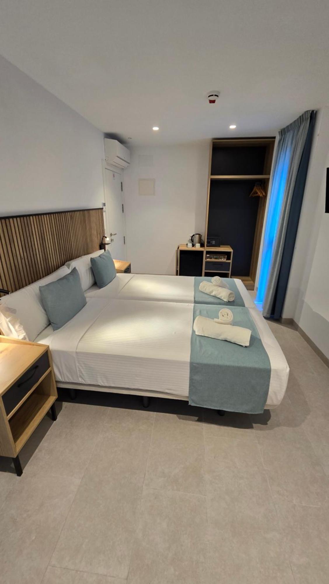Hostal Rambla 24 By Holihome Alicante Kültér fotó