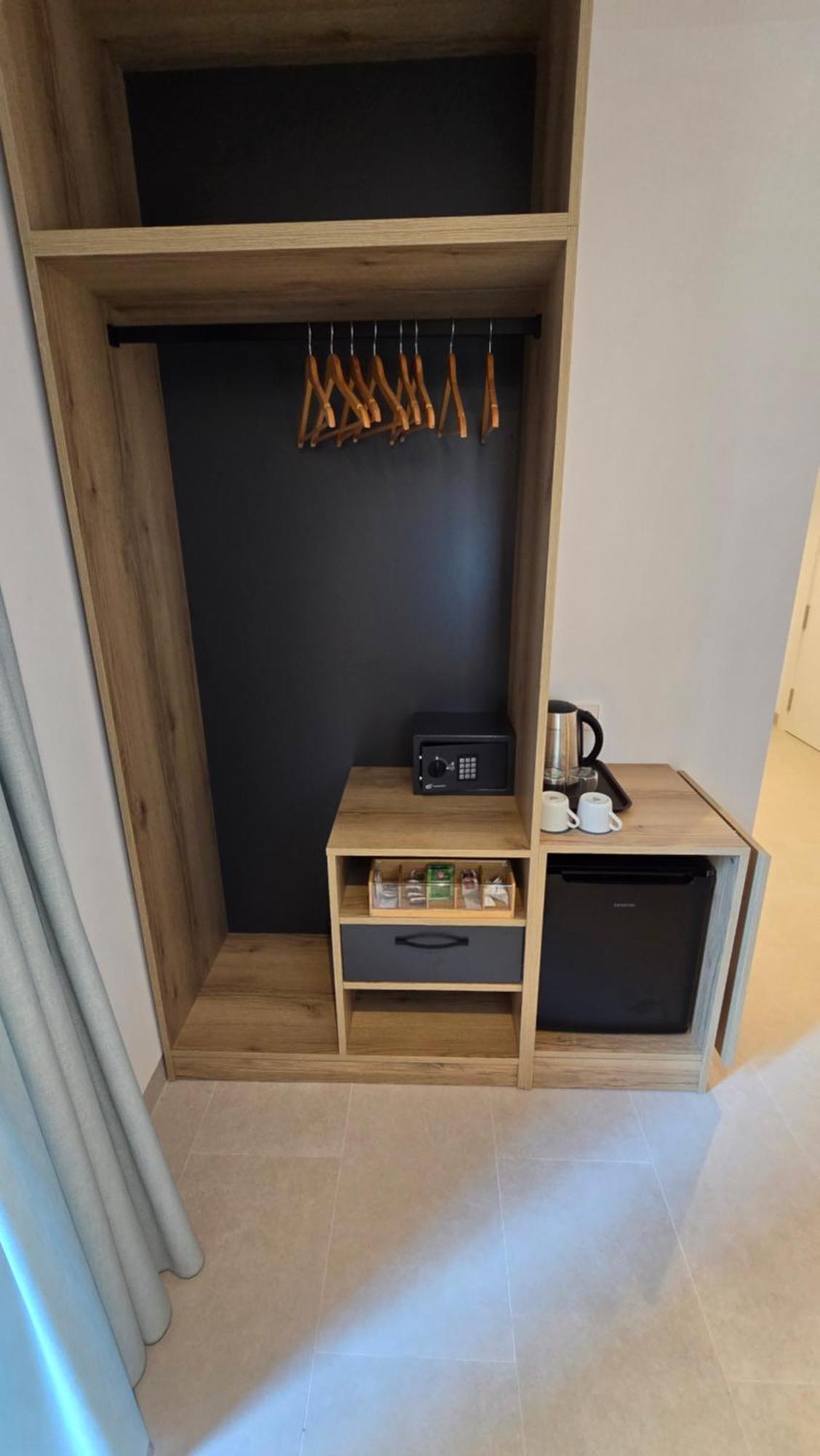 Hostal Rambla 24 By Holihome Alicante Kültér fotó